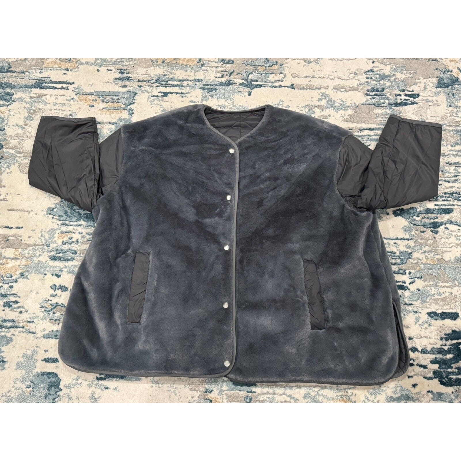 Ugg Women's Amilea Reversible Black/Gray Faux Fur Quilted Jacket - Size L - Nwt — image 3 of 6
